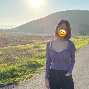 Aritiza purple long sleeve 😃